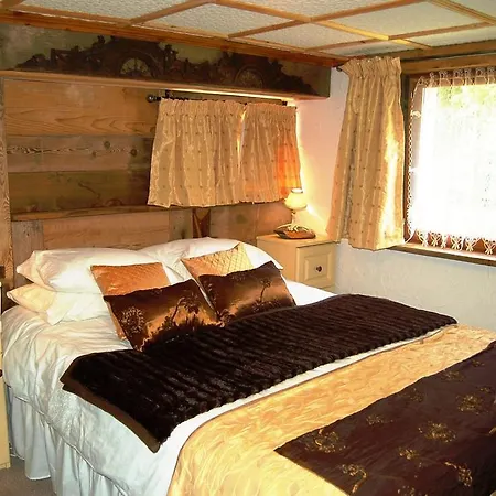 Chalet Chalet Les Fougeres *